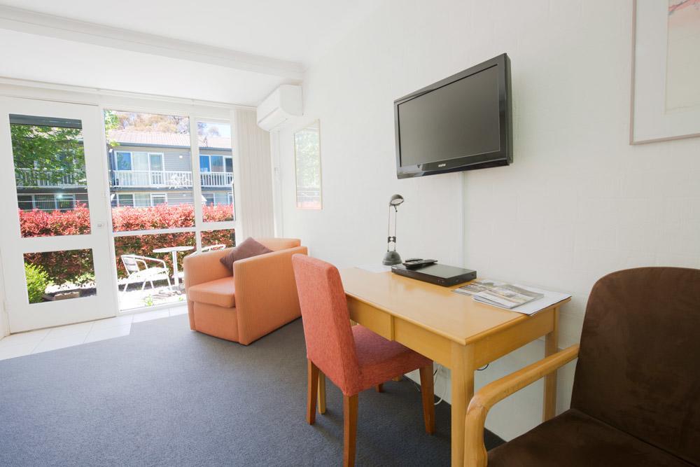 Summer East Apartments Orange Room photo